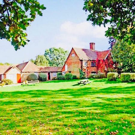 Oldlands Farmhouse Gatwick Horley Extérieur photo