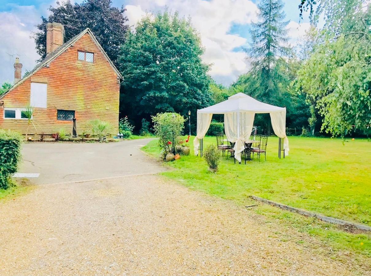 Oldlands Farmhouse Gatwick Horley Extérieur photo