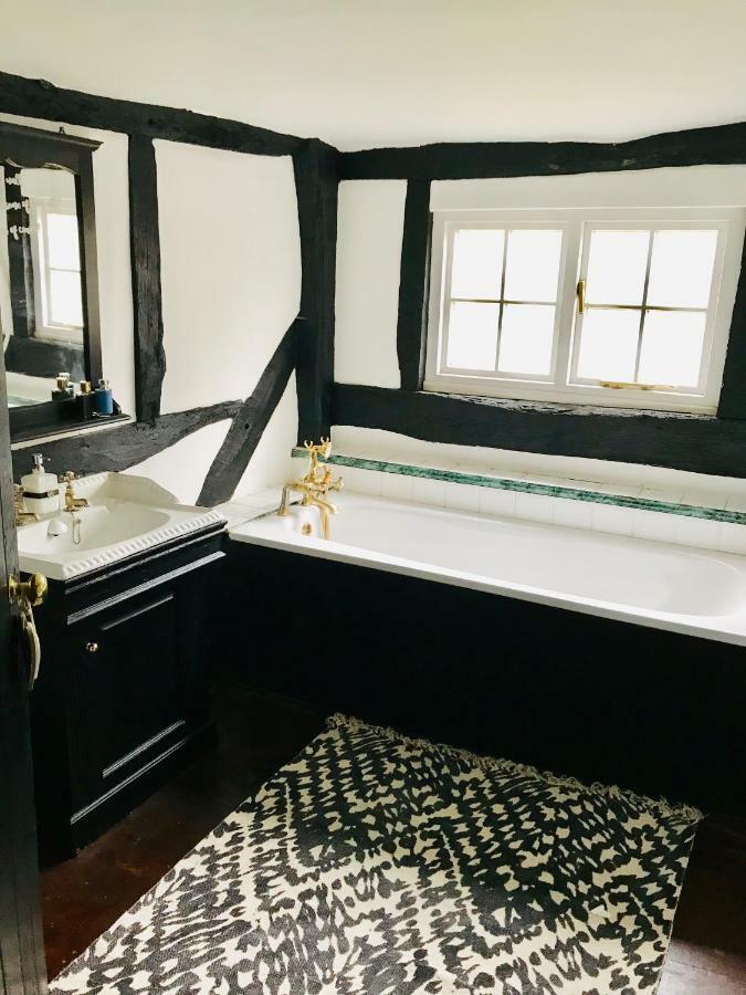 Oldlands Farmhouse Gatwick Horley Extérieur photo