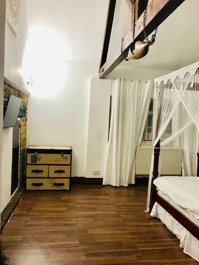 Oldlands Farmhouse Gatwick Horley Extérieur photo