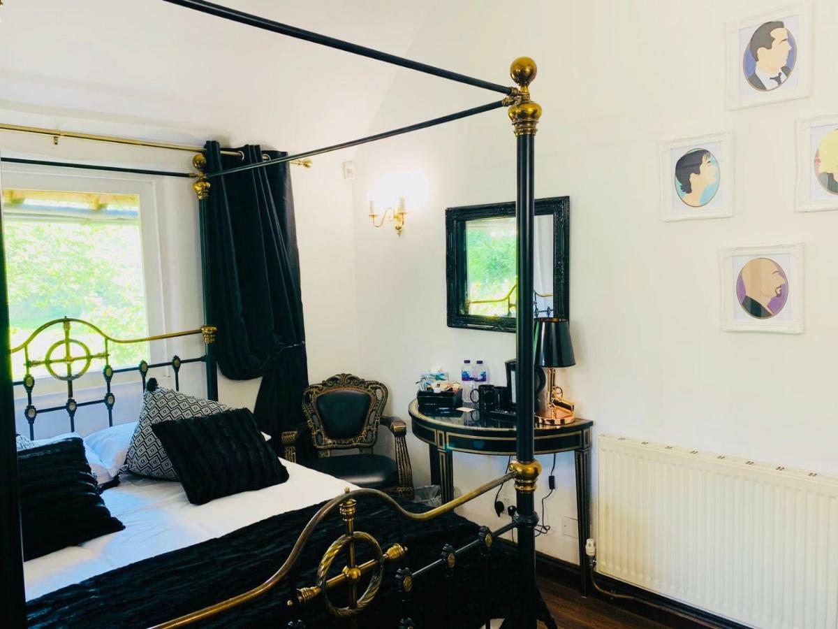 Oldlands Farmhouse Gatwick Horley Extérieur photo