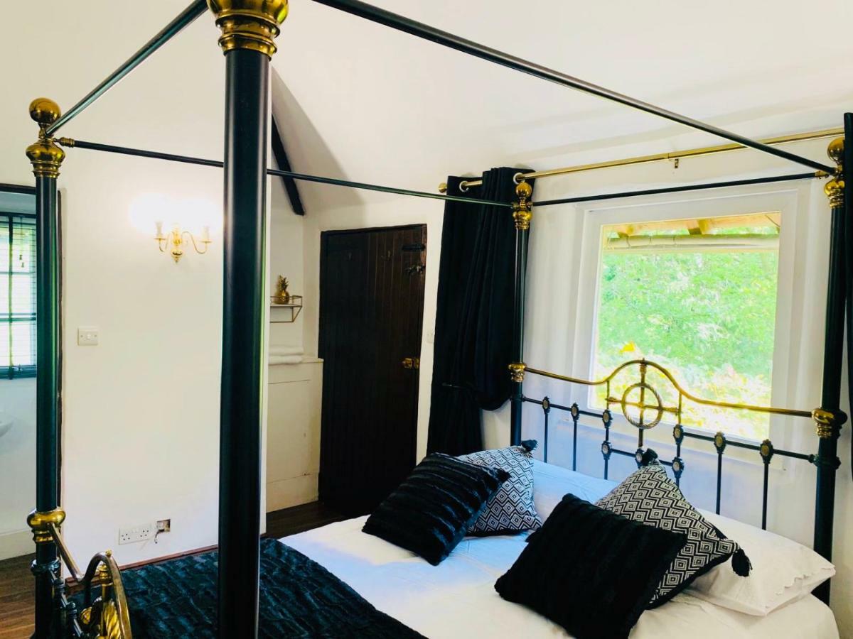 Oldlands Farmhouse Gatwick Horley Extérieur photo