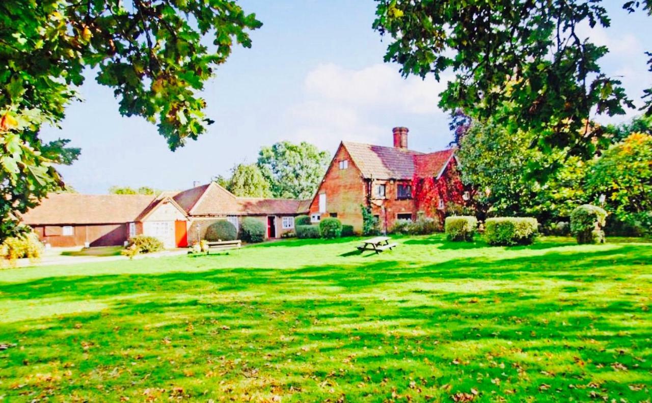 Oldlands Farmhouse Gatwick Horley Extérieur photo