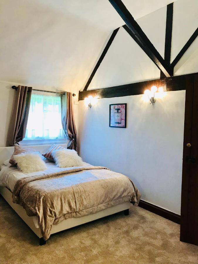 Oldlands Farmhouse Gatwick Horley Extérieur photo
